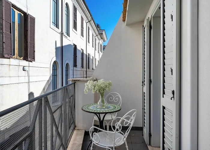 Numa Vici Aparthotel 4*